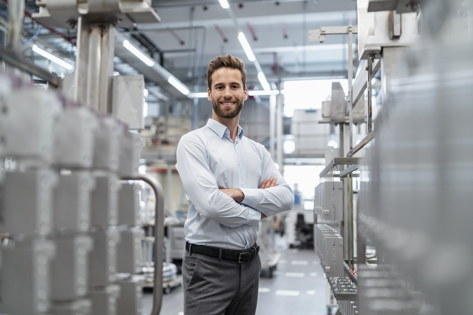 portrait-of-a-confident-businessman-in-a-modern-fa-2026-01-05-00-58-07-utc